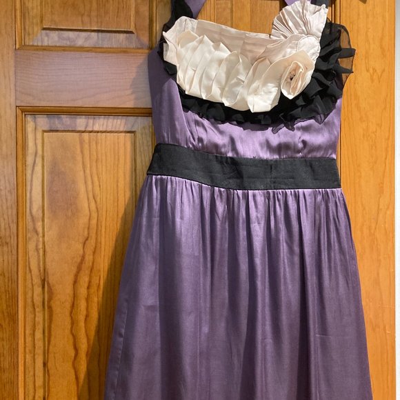 Modcloth Adorn You Dress Small NWOT Purple/Black with Ivory Flowers - Picture 2 of 4